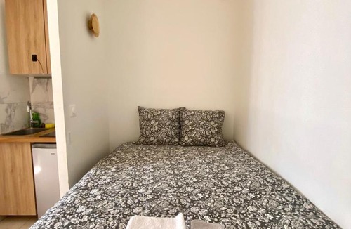 Grenelle Apartment | Paris 15eme Cozy Studio Walk to Eiffel Tower Steps to Multiple Metro Lines
