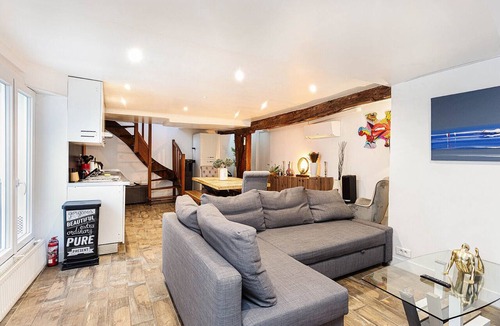Vivienne Apartment | Paris 2nd Rooftop · 130m² Private Terrace · Eiffel & Sacré-Cœur View · 8p