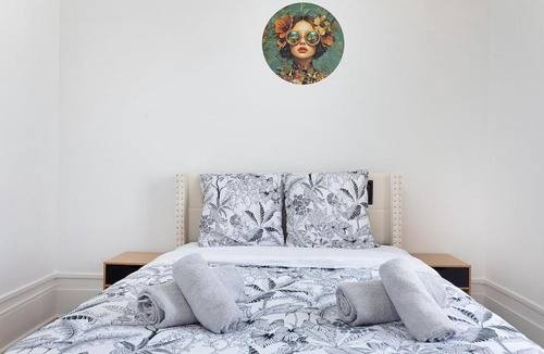 Clamart Apartment | Paris Chic Percy Issy RER Parc d'Exposition