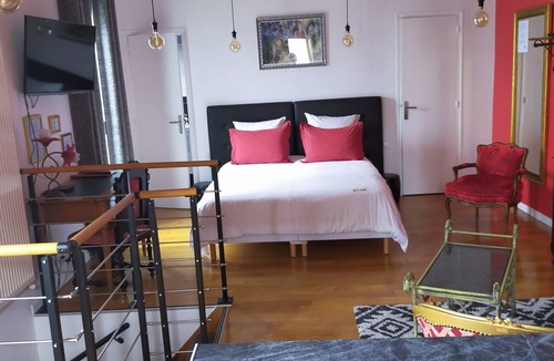 Malakoff Apartment | Paris de Flore . Loft Avec Terrasse Plein Ciel , Dans Maison au Pied du Métro