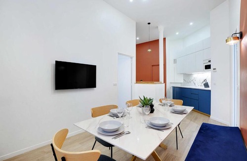 Quartier de Rochechouart Apartment | Parisian stay close to Montmartre - 2BR 8P