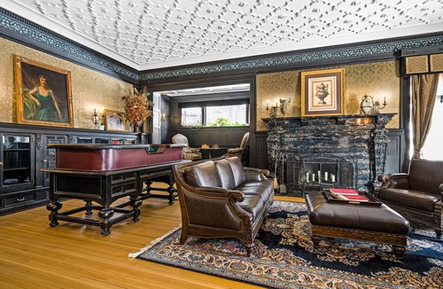 Congdon Park House | Park Avenue Suite w/Jacuzzi & Fireplace
