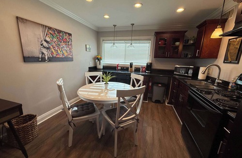 Highlands - Perkins Apartment | Parking | 5 min downtown | WD | TV bedroom | Pool