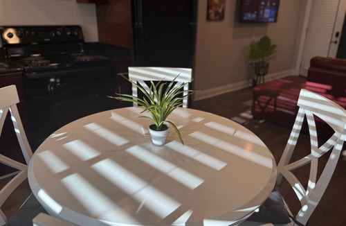 Highlands - Perkins Apartment | Parking | 5 min downtown | WD | TV bedroom | Pool