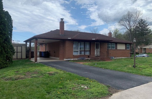 East York House | Parrot Bay Ranchern3 Bedroom 2 Full BathnEV Charging StationnWiFi , central HVAC
