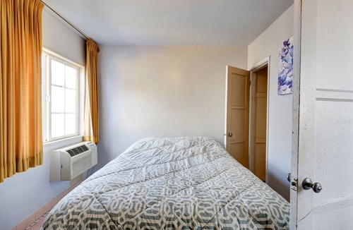 Sunset Park Hotel | Pavilions Motel