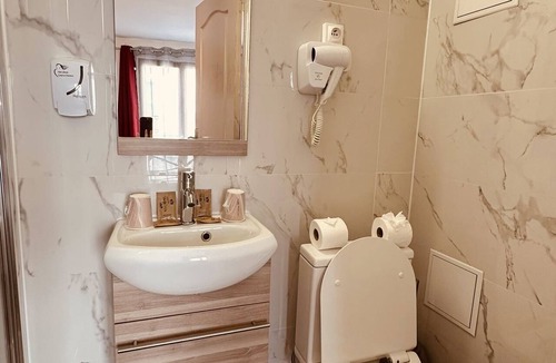 Quartier de Rochechouart Hotel | Pavillon Opéra Lafayette