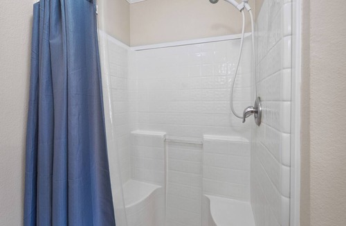 Sunshine Apartment | Peace Of Mind Rentals