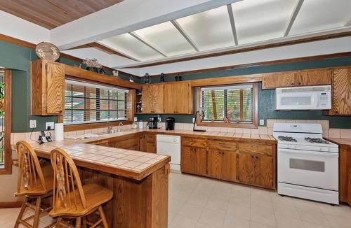 Summit Estates Cabin | Peace Out by Destination Big Bear : Remarkable Dutch Gambrel Only 2 Blocks from Snow Summit! Foosball!