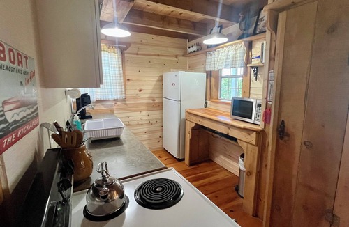 Soldiers Grove Cabin | Peaceful 1-bedroom cabin in Soldiers Grove