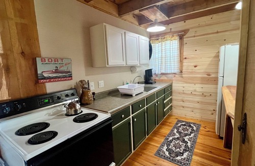 Soldiers Grove Cabin | Peaceful 1-bedroom cabin in Soldiers Grove