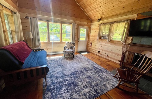 Soldiers Grove Cabin | Peaceful 1-bedroom cabin in Soldiers Grove
