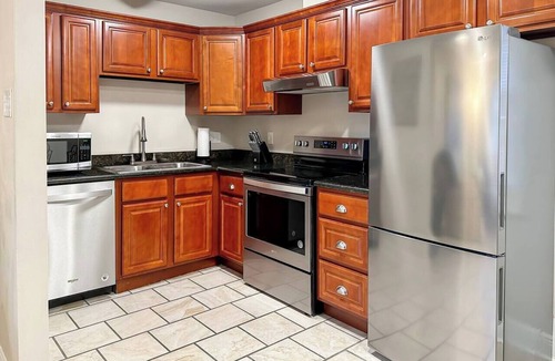Jefferson Apartment | Peaceful 2BR by Ochsner for Patients & Pros