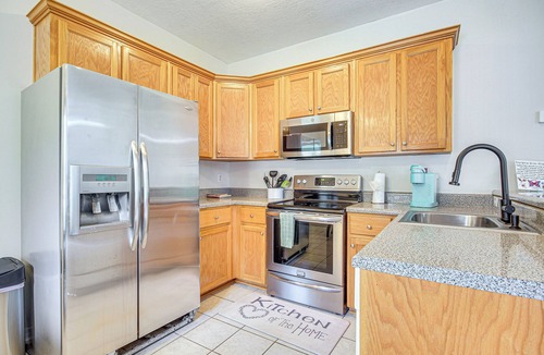 Biloxi Condo | Peaceful Biloxi Getaway - 7 Mi to Beach & Downtown