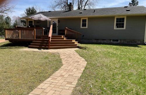 Holcombe House | Peaceful Escape few blocks to Lake Holcombe & lakeside Music