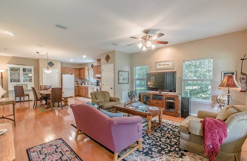 Loxley Cottage | Peaceful Farm Cottage Centrally Located