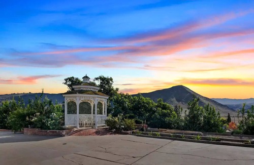 Camarillo House | PEACEFUL ONE BEDROOM GUEST HOUSE ON A RANCH