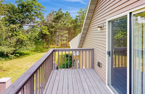 Rome House | Peaceful Retreat with Lakes, Trails & Golf nearby, Large deck, W/D & WIFI