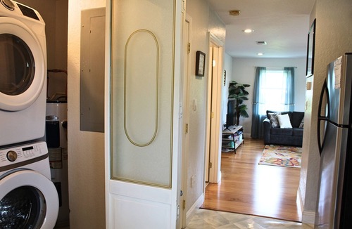 Shoreline Park House | Peaceful Waterfront Summer Escape! Sunshine, King Suite, Private Dock