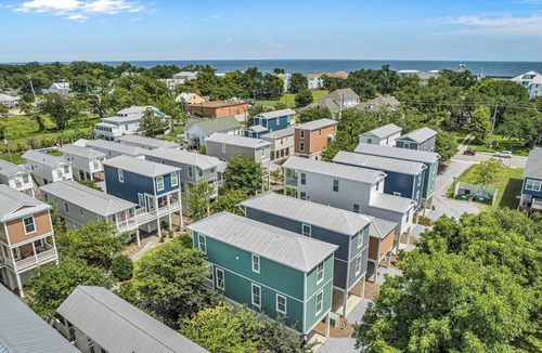 Pass Christian Cottage | Pearl Haven Beach cottage nestled in Pass Christian on the Mississippi Gulf