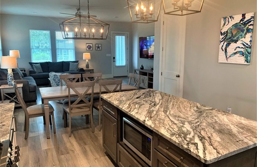 Gulfport House | Pelican Pointe - 3 Bedroom 2 Bath Beach House in Gulfport, MS