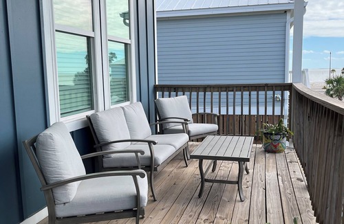 Gulfport House | Pelican Pointe - 3 Bedroom 2 Bath Beach House in Gulfport, MS