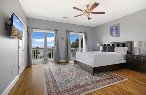 Ocean Springs Apartment | Pelican View Beach House - Private Beach!