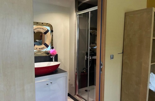 Issy-les-Moulineaux Boat Rental | Peniche Casa Luze