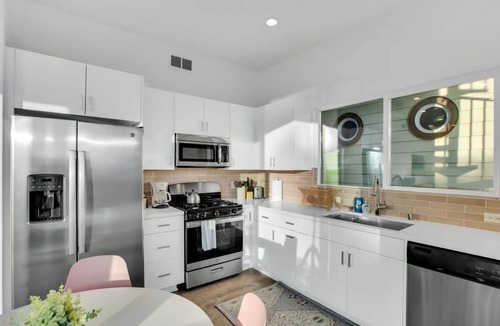 Mussel Shoals House | Penthouse Surfside Oasis 3BD in Mussel Shoals