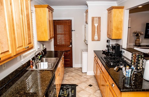 Mobile Apartment | Perfect 1-bedroom Condo, clean and safe, near Downtown