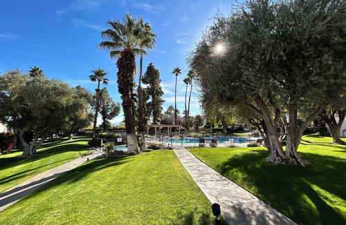Racquet Club West Condo | Perfect 1-bedroom condo with AC in sunny Palm Springs.