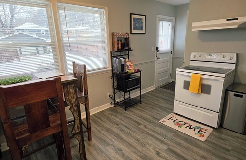 South St. Paul House | Perfect 2-bedroom house with AC in South Saint Paul