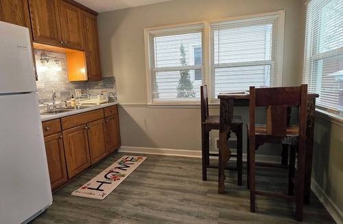 South St. Paul House | Perfect 2-bedroom house with AC in South Saint Paul