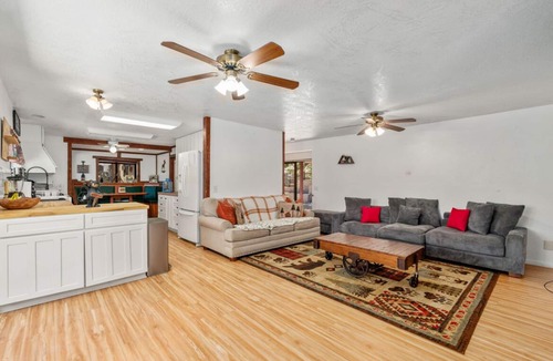 Twin Peaks House | Perfect 4-bedroom house in serene Lake Arrowhead getaway. 10 guests Max