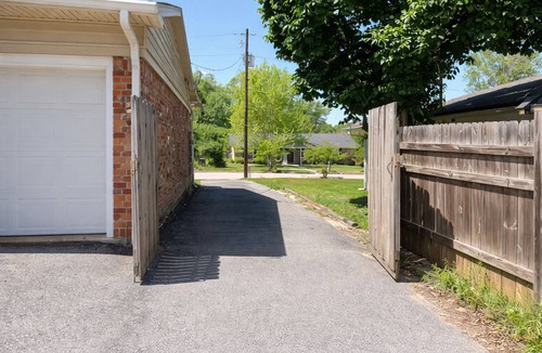 Mobile House | Perfect 4-bedroom house with AC in nice Mobile neighborhood