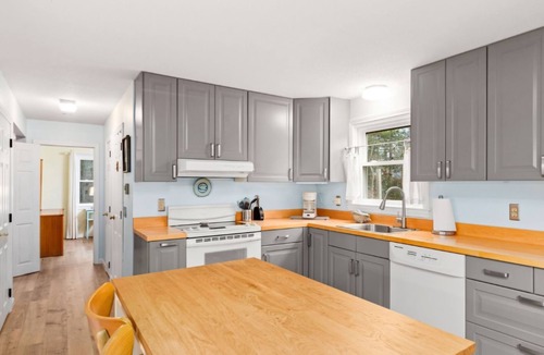 Brewster House | Perfect for Families! Pet-friendly Brewster home near beaches and trails
