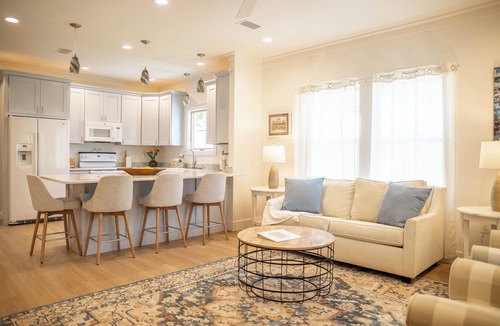 Biloxi House | Perfect location in Ocean Springs! Walk to downtown & beach! Mother's Place