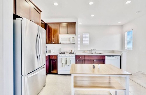 Ventura Apartment | Perfect Private Getaway Minutes to Ventura Beach!