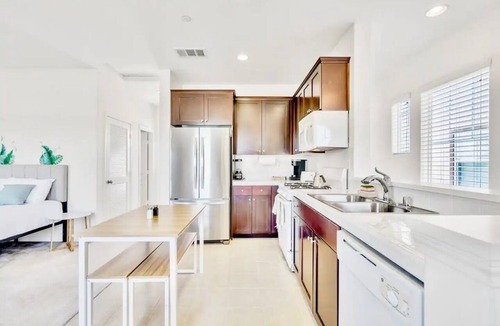 Ventura Apartment | Perfect Private Getaway Minutes to Ventura Beach!