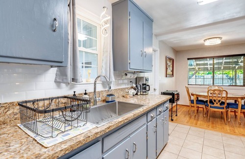 Rancho Cordova House | Pet-Friendly 3BR Retreat with Office, King Bed, Fenced Yard & Walk-In Shower