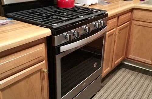 Friendship Cabin | Pet-Friendly Castle Rock Lake Cabin -Game Room - Near Wisconsin Dells Sleeps 8