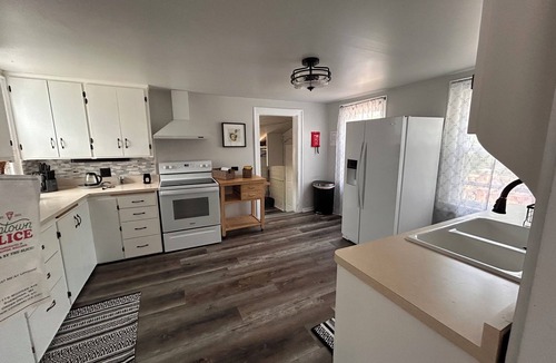 Sheboygan House | Pet friendly, freshly renovated, 5 minute walk to beach in the heart of the city