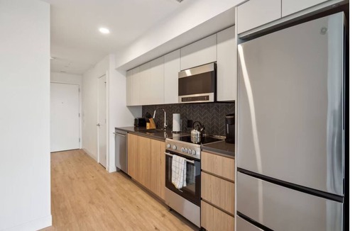 Buzzard Point Hotel | Pet-Friendly Haven w/ Kitchen & Laundry | Near DC’s Best Attractions