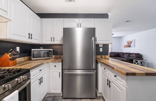 Crestview House | Pet friendly home in the heart of Crestview