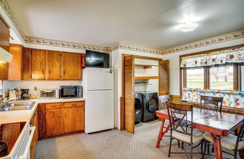Manitowoc House | Pet Friendly Home on 15 acres - Lake Michigan