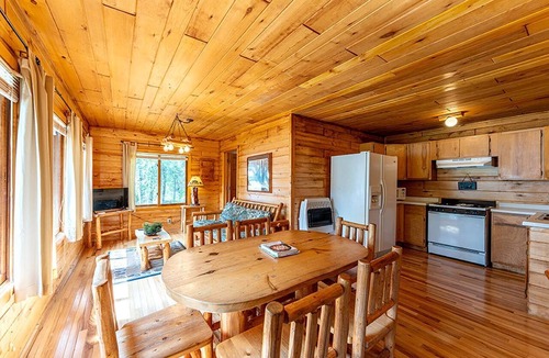 Ely Cabin | Pet-Friendly Log Cabin Retreat in Ely for Magical Minnesota Family Vacations