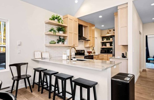 Gills Rock House | Pet-Friendly Modern Retreat · Woods · Ellison Bay