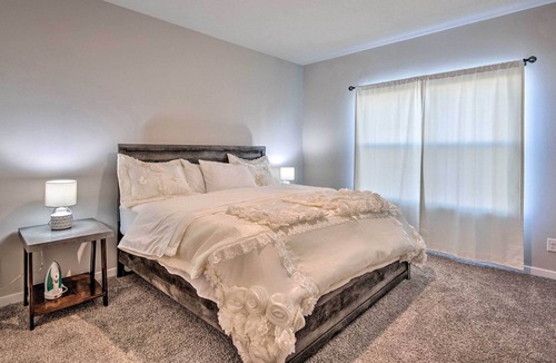 Grimes House | Pet-Friendly Urbandale Home 16 Mi to Capitol!