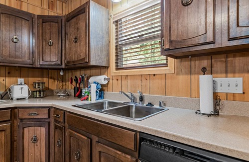 Peter Pan Cabin | Peter Pan Lodge - Quiet and cozy cabin perfect for a mountain getaway!