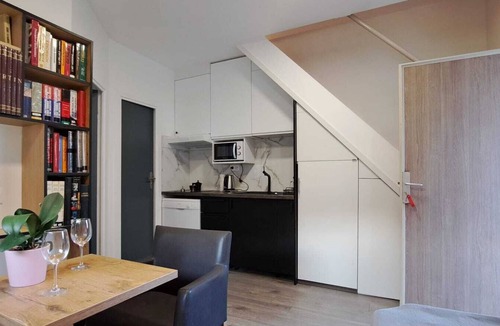 Aulnay-sous-Bois House | Petit Maison Proche de Laéroport et Transports. Animaux Acceptés